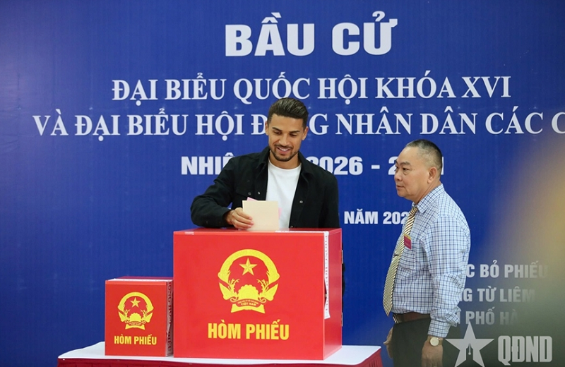 hoang-hen-hao-huc-lan-dau-di-bau-cu-tai-viet-nam